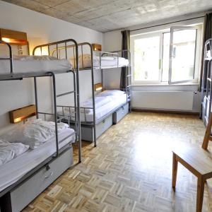 Single Bed in Mixed Dormitory Room ( 6 Adults )