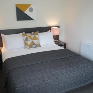 Large One-Bedroom Apartment