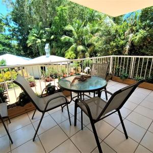 Apartment with Garden View