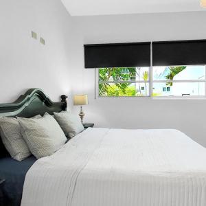 Apartment with Garden View #4