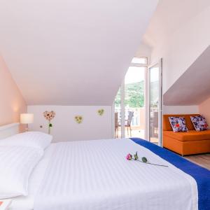 Superior Studio Apartment with Balcony and Sea View