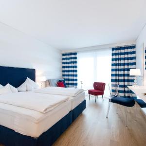 Deluxe Double Room with Balcony and Lake View
