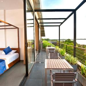 King Room with Lake View