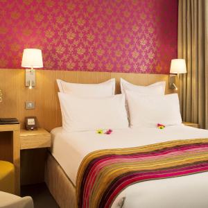 2 Adjacent Comfort Rooms