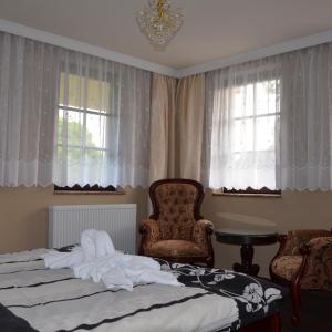Double Room with Balcony and Corner Bath