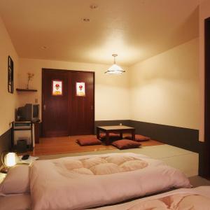 Japanese-Style Room with Shared Bathroom - Included free drink