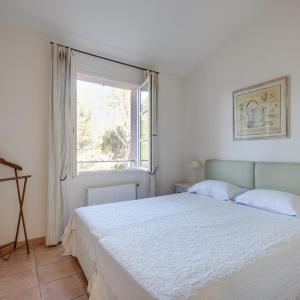 Three-Bedroom House (6 Adults)