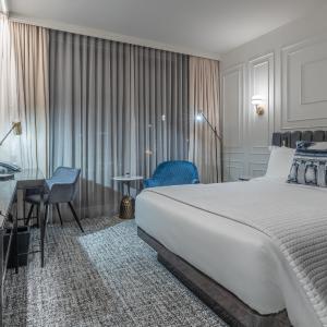 Citadine Room with Queen bed