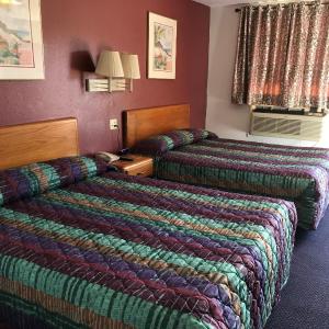 Standard Queen Room with Two Queen Beds - Non-Smoking