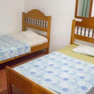 Basic Triple Room with Shared Bathroom