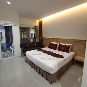 King Room with Pool View