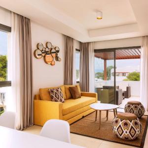 One-Bedroom Apartment with Balcony