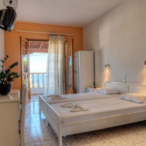 Studio (2 Adults)