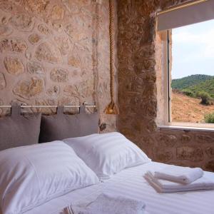 Deluxe Double Room with Balcony and Sea View