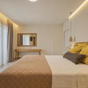 Classic Double Room with City View