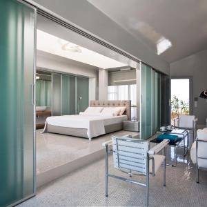 Master Suite with Volcano View 