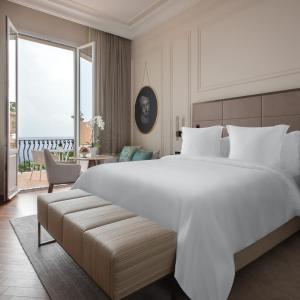 Sea View and Terrace  Premium King Room