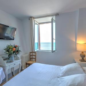 Double Room with Shower and Sea View - Third Floor