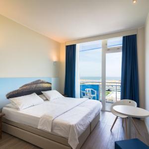 Deluxe Double or Twin Room with Sea View