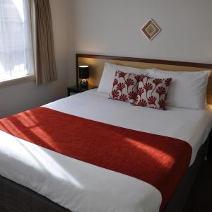 Deluxe One-Bedroom Suite