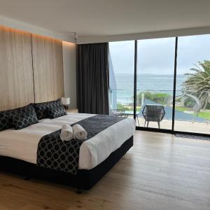 King Room Accessible with Balcony - First Floor