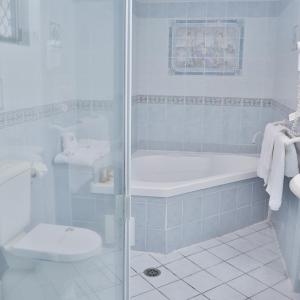Queen Room with Spa Bath