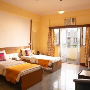 Deluxe Partial Sea View Balcony Room