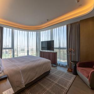 Premium Queen Room with Lounge Access