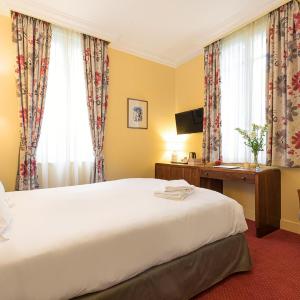 Superior Triple Room (2 Adults + 1 Child) 