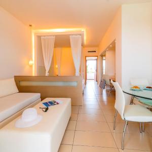 One-Bedroom Suite (2 Adults)