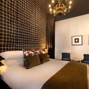 Premium King Room with Spa Bath - Alpha