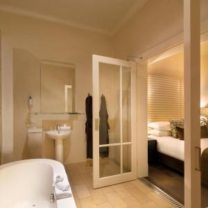 King Room with Spa Bath - Carousel
