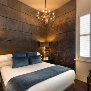 Queen Room with Spa Bath - Nest