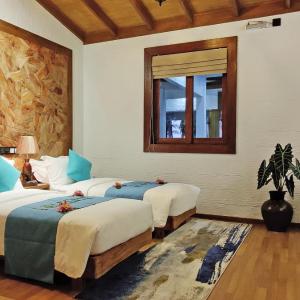 Standard Twin or Triple Room
