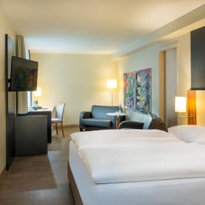 Business Room With Doublebed