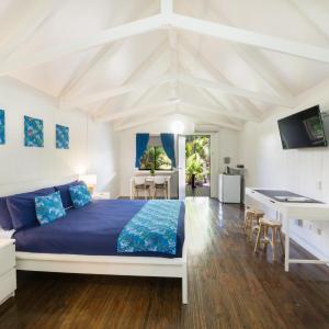 Queen Cabin with Ensuite - Adults Only 