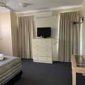 Executive Queen Room with Spa Bath 