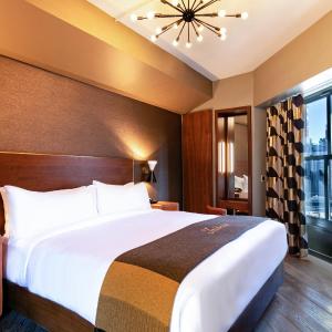 Deluxe One-Bedroom Suite