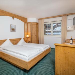 King Room with Mountain View