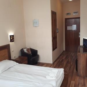 Queen Room with Balcony