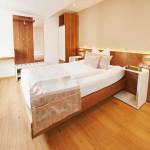 Single Room with Bathroom