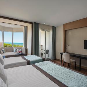 Superior Double Room with Land View