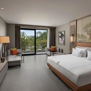 Deluxe Room Forest View ( 2 Adults + 2 Children )
