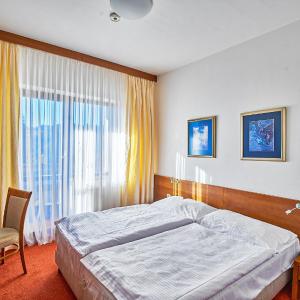 Twin Room South