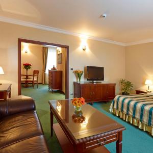 Deluxe Family Room