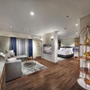 Aston Suite