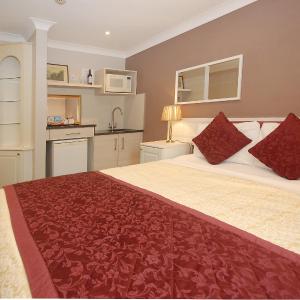 Single Room with Kitchenette