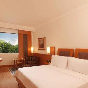 Deluxe Room King Bed