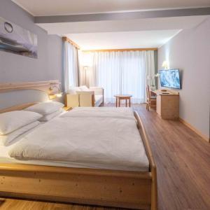 Deluxe Double or Twin Room with Balcony