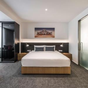 King Studio Suite with Sofa Bed